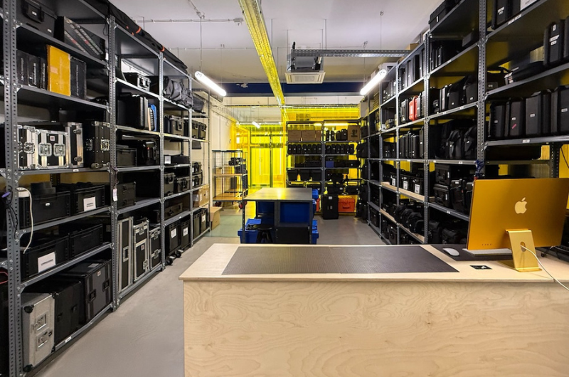 Digital Azul Rental Warehouse in Campolide, Lisboa – UPDATE
